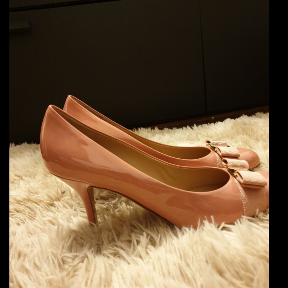 Salvatore ferragamo heels 100% "GUARANTEED AUTHENTIC" New